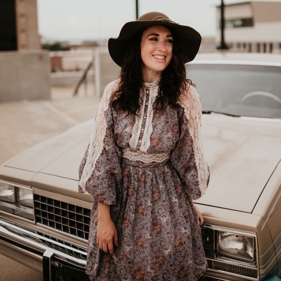 Spellbound Vintage: Clothes for everyday magic ✨ - Picture 2 of 8